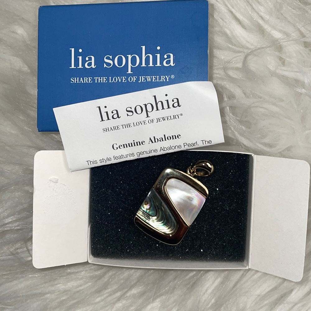 Ladies Abalone Pearl Charm